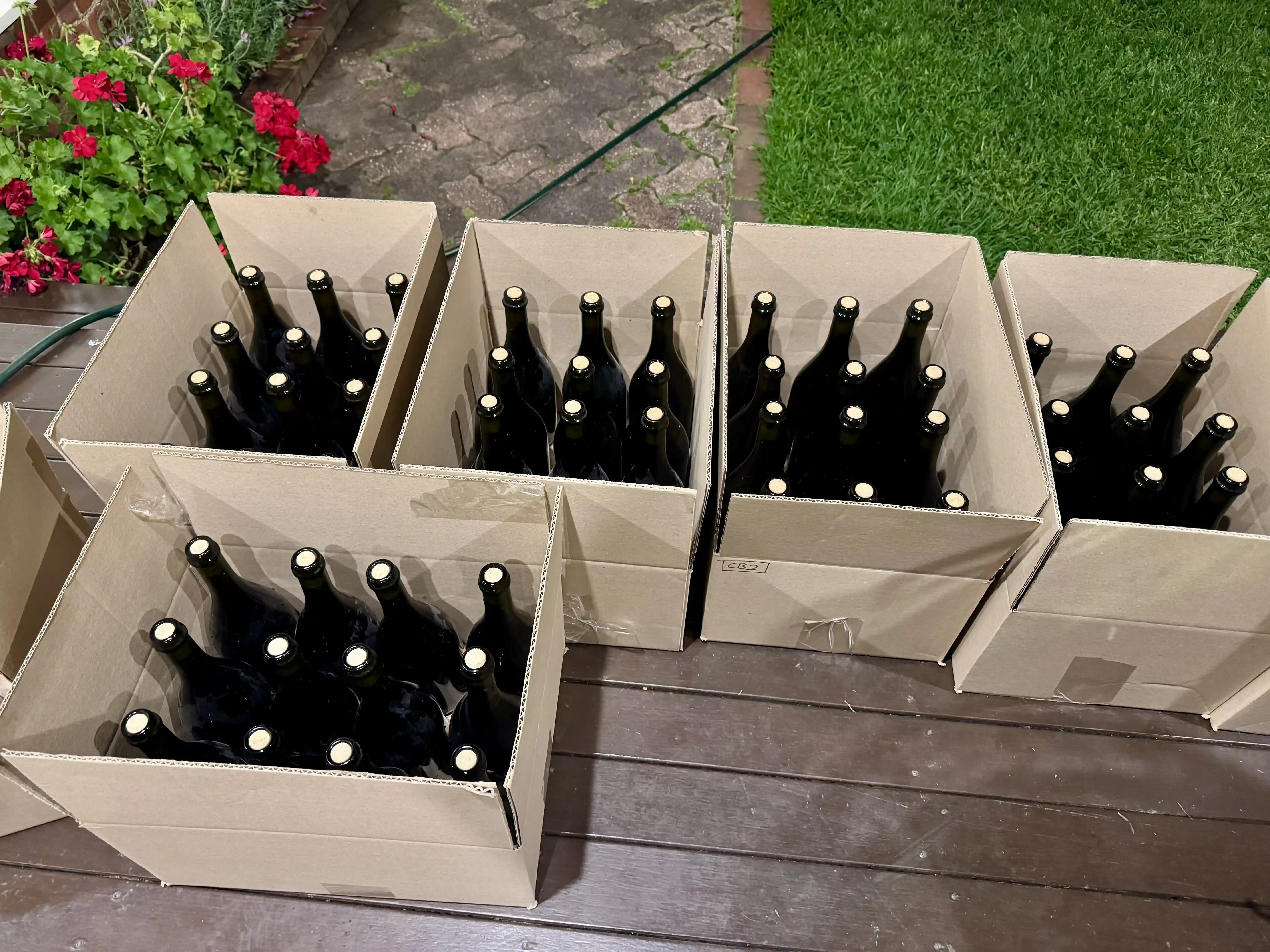 pic-wine-bottles-boxes-2025-11-27