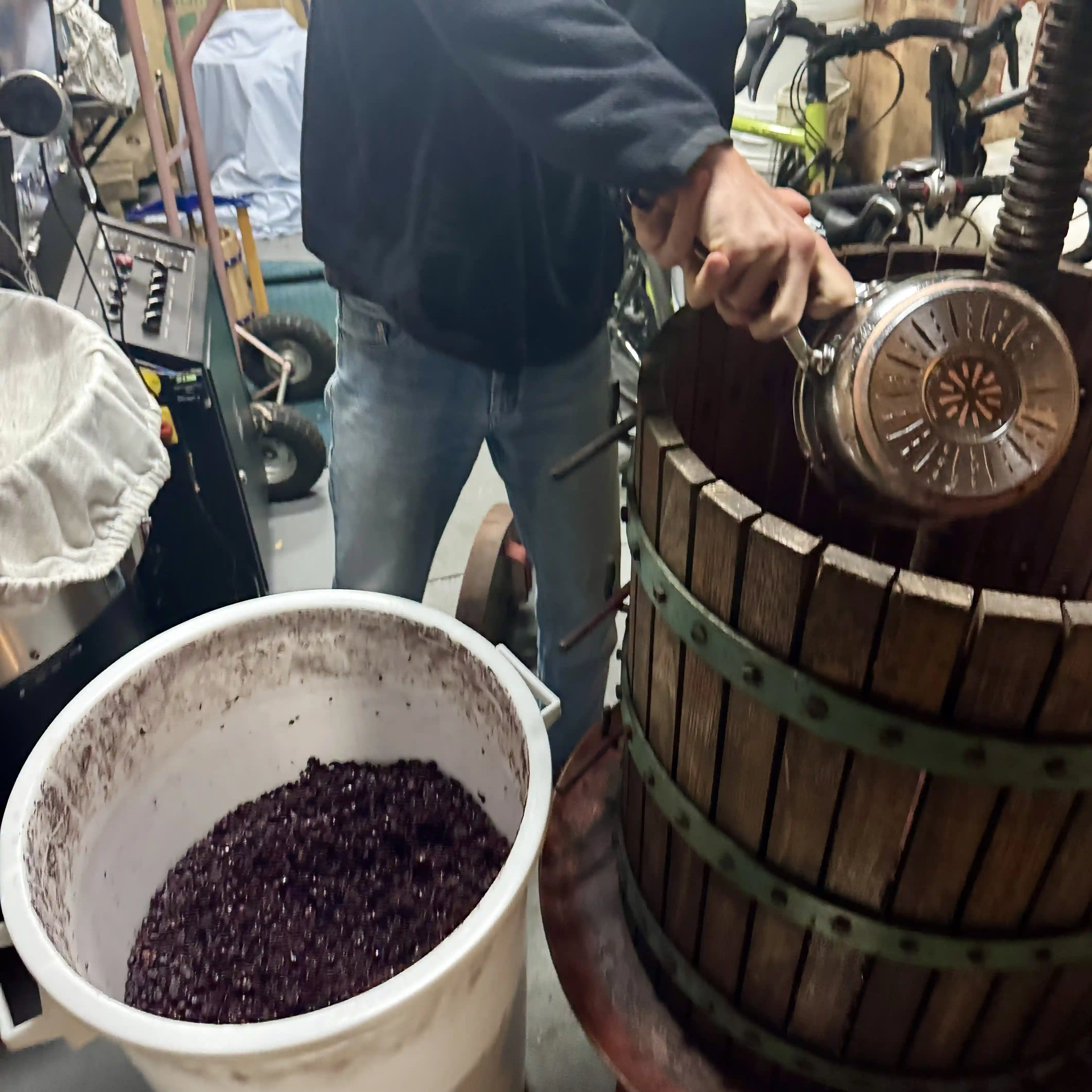 pic-wine-fill-press-2025-03-16